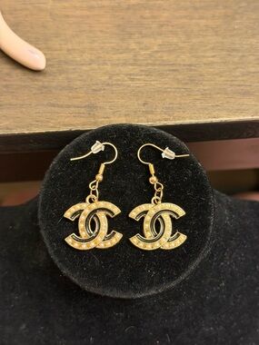 Cc gold black and pearl drop earrings